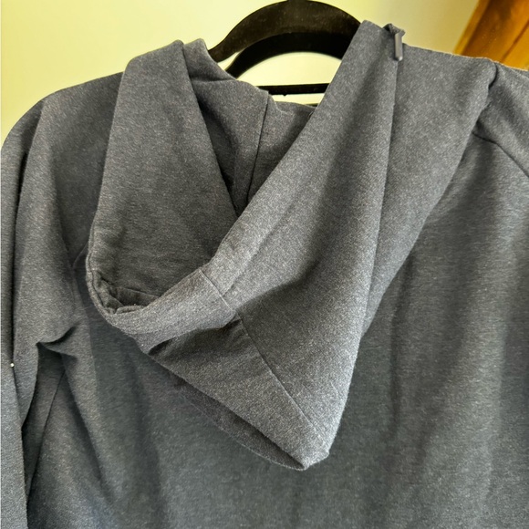 Gymshark cropped hoodie - Picture 2 of 3